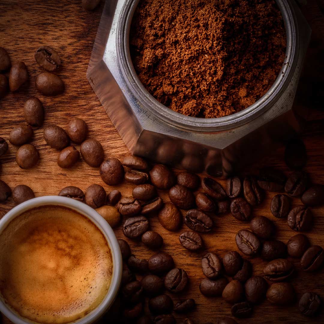 Para preparar café en cafetera italiana es recomendable no llenar el filtro al tope